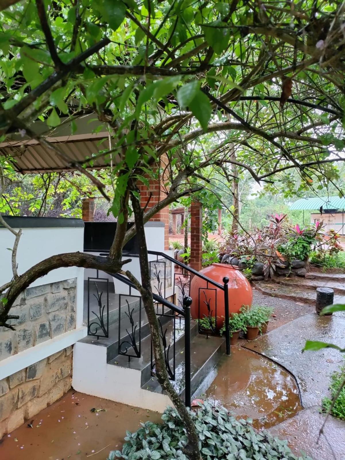 Inn Pondiville Forest Retreat Pondicherry Exterior foto